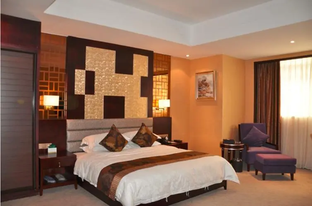 商務(wù)酒店裝修設(shè)計(jì)簡(jiǎn)單而不簡(jiǎn)約，時(shí)尚輕奢又經(jīng)濟(jì)